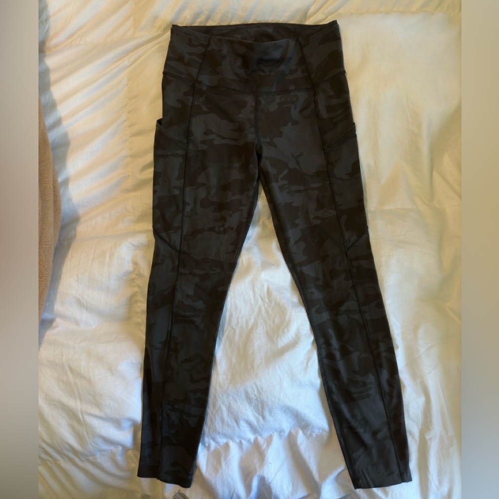 Black and grey camo LULULEMON leggings